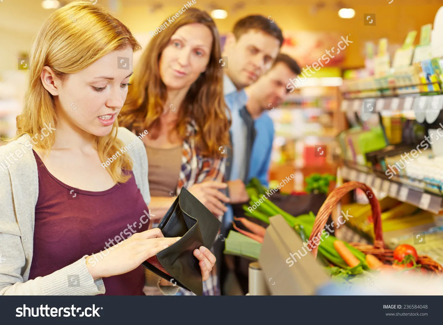 The Stranger Who Paid for Her Groceries and Left Without a Word The Stranger Who Paid for Her Groceries and Left Without a Word